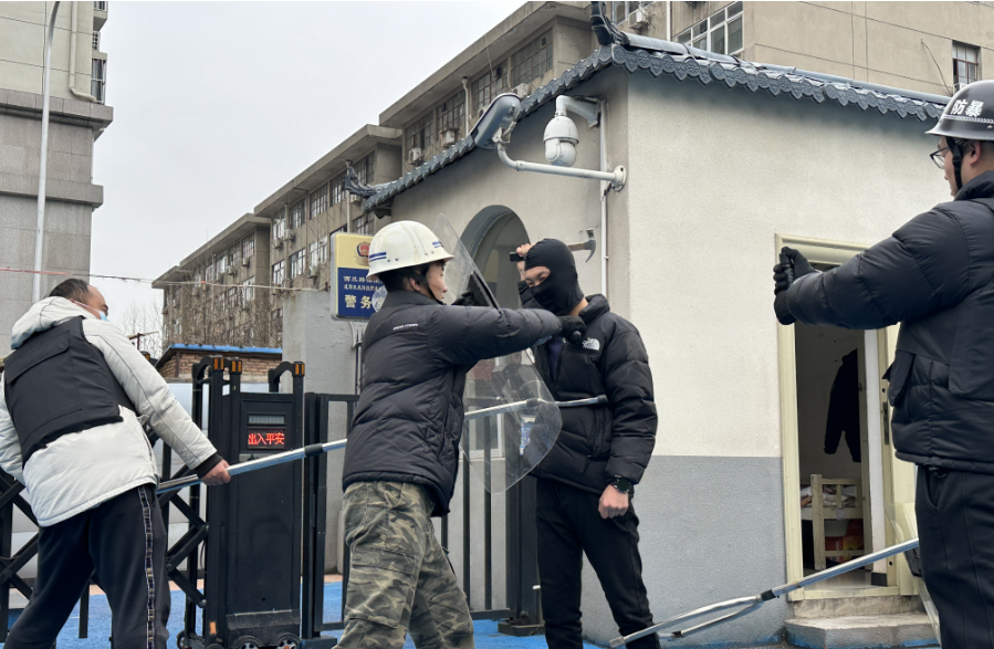 強(qiáng)化反恐防暴演練，筑牢校園安全防線——咸陽未來科技職業(yè)學(xué)校舉行反恐防暴應(yīng)急演練